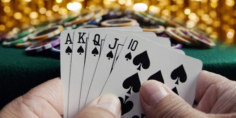 Trau dồi kinh nghiệm mới có thể kiếm tiền tại bàn cược Poker